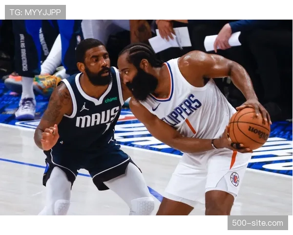 快船四连败跌至西部第十二 攻防体系磨合问题亟待解决