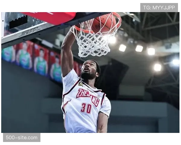 广厦97比90力克上海 布朗41分引领第三节进攻高潮 广厦97比90力克上海 布朗41分引领第三节进攻高潮